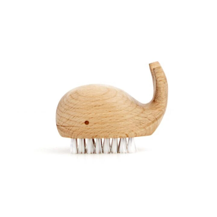 spazzola per unghie in legno - wooden whale brush - R nel bosco